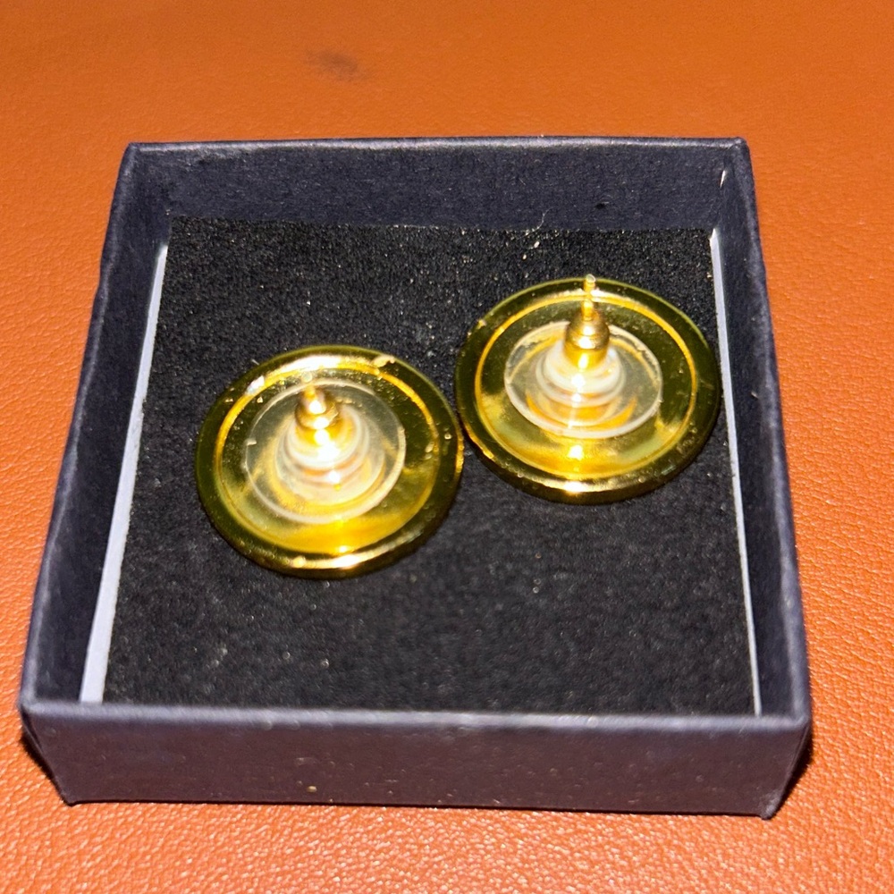 Gucci Handmade Button earrings from luxury clothing - Picture 3 of 4